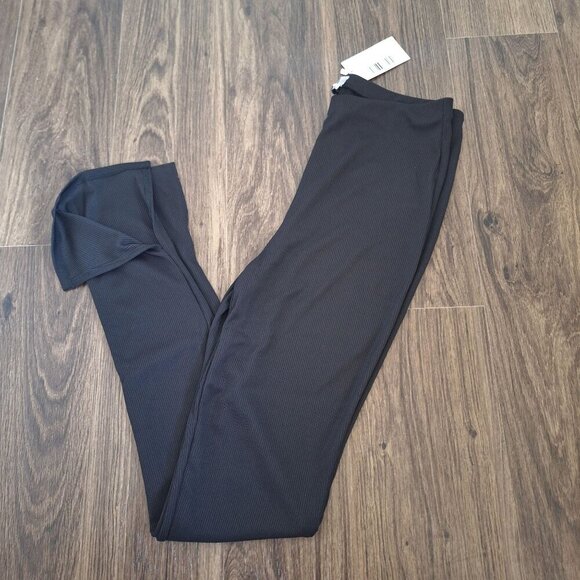 NWT Flounce Black Narrow Ribbed Legging Side Split Size S - Picture 3 of 8